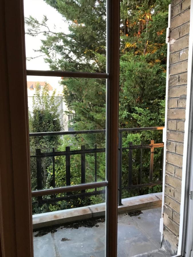 Un Jardin Dans La Ville Chalons en Champagne Exterior photo