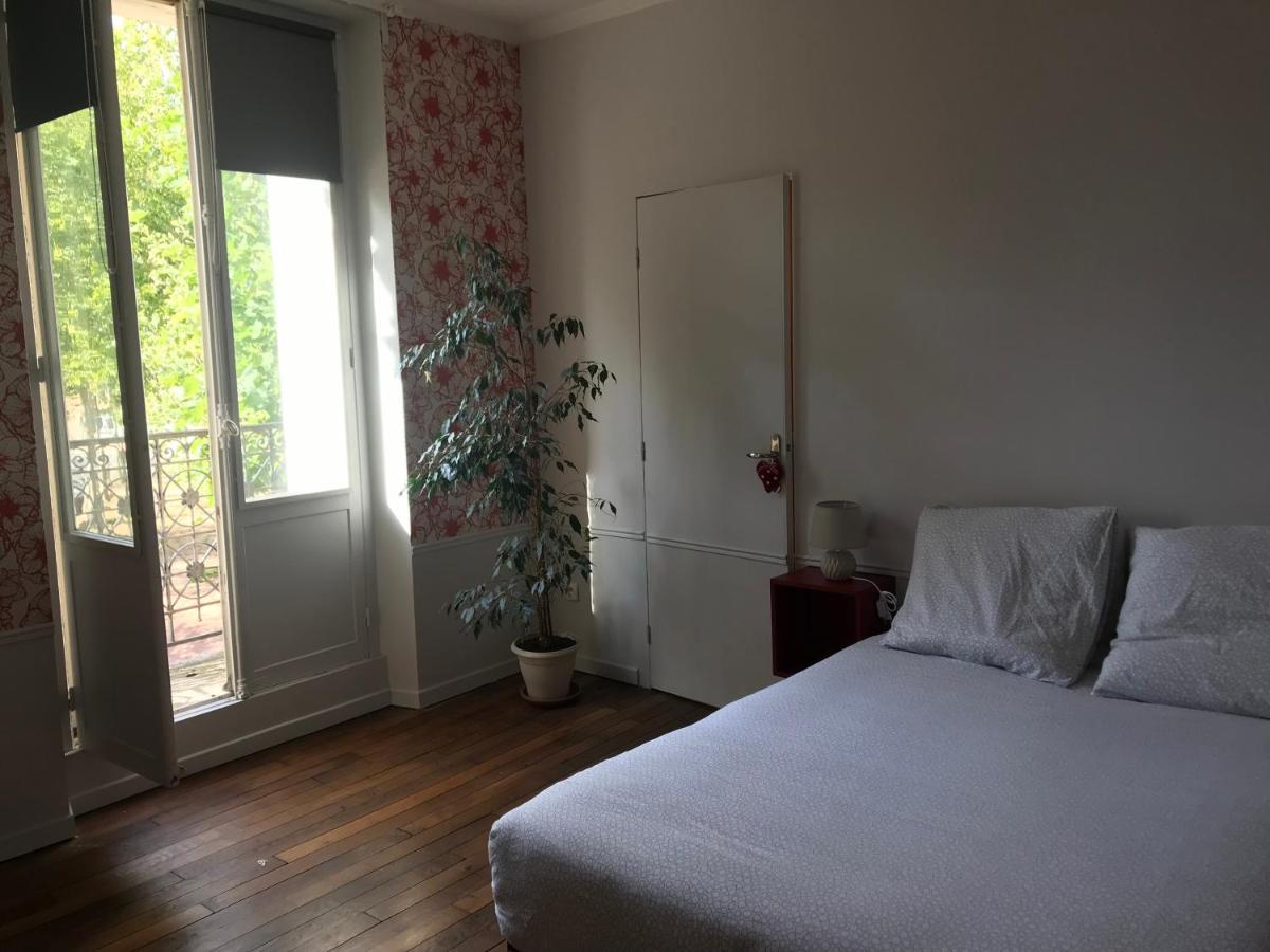 Un Jardin Dans La Ville Chalons en Champagne Exterior photo