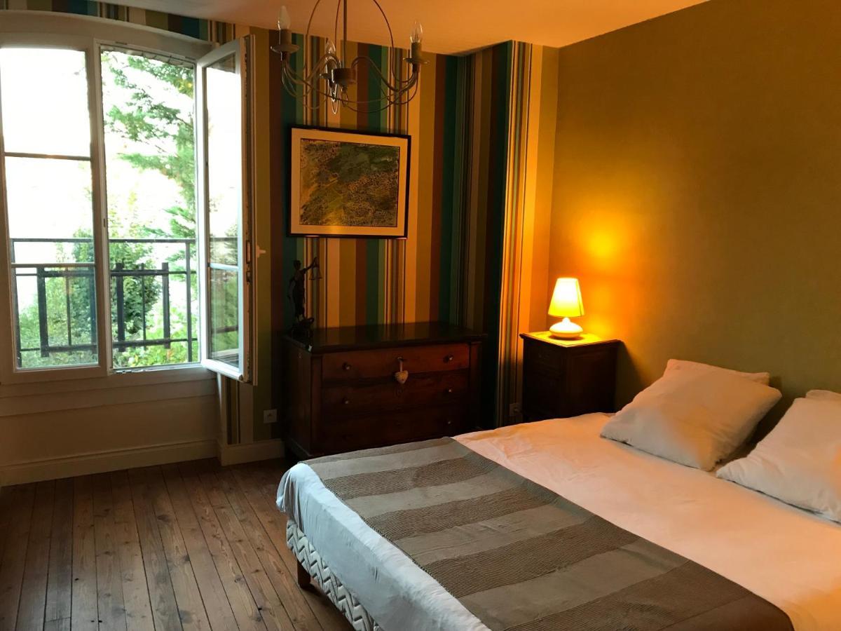 Un Jardin Dans La Ville Chalons en Champagne Exterior photo